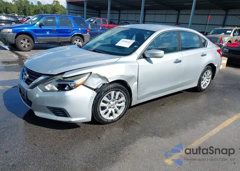 2017 Nissan Altima 2.5 S z USA, uszkodzony, nr VIN 1N4AL3AP8HN320986